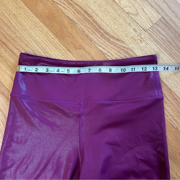 Zyia Lipgloss Metallic Capri Leggings Size 6/8 - Picture 3 of 8